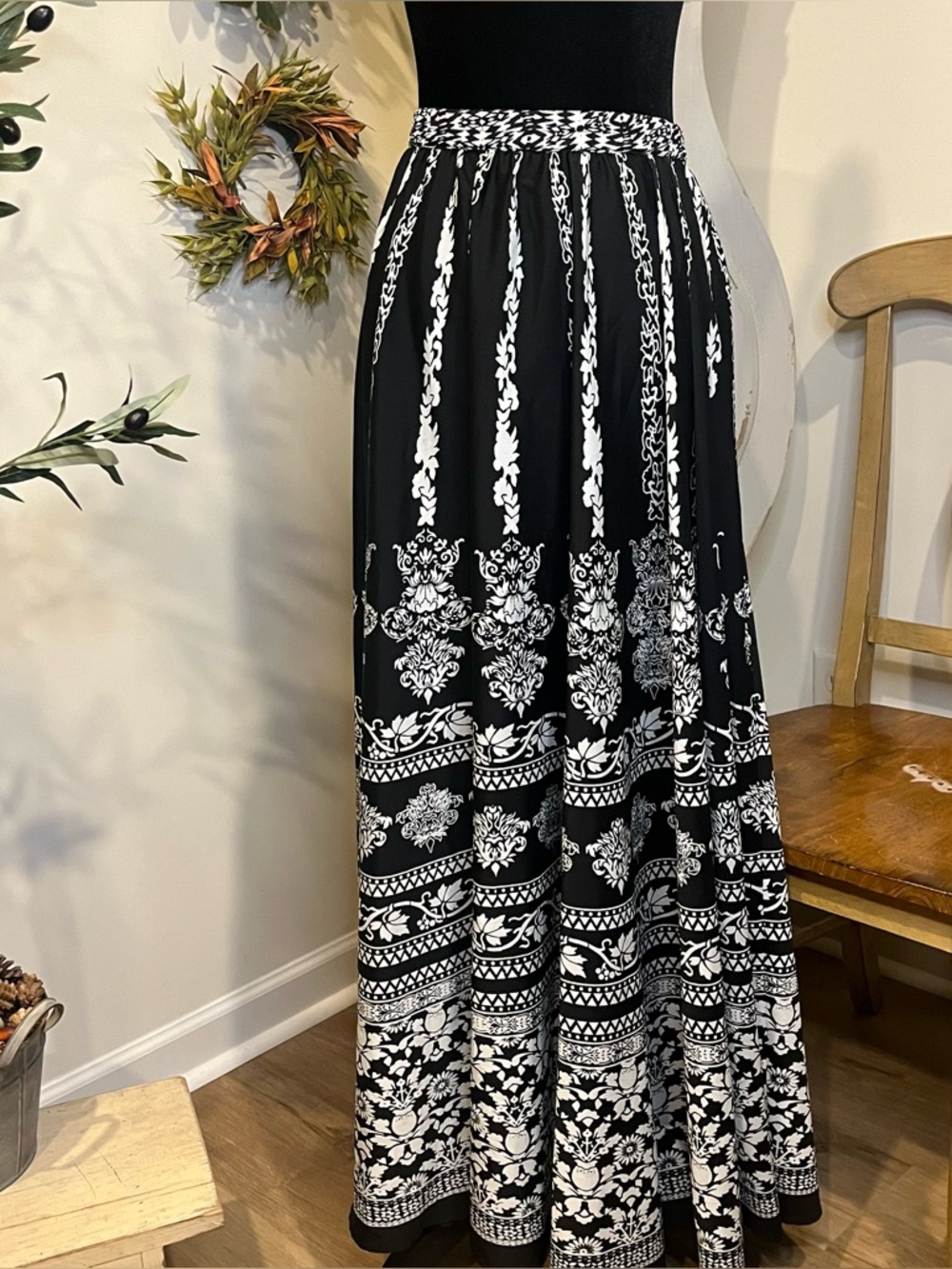 Flint & Moss Boho Black & White Patterned Maxi Skirt-Floral, Large EUC